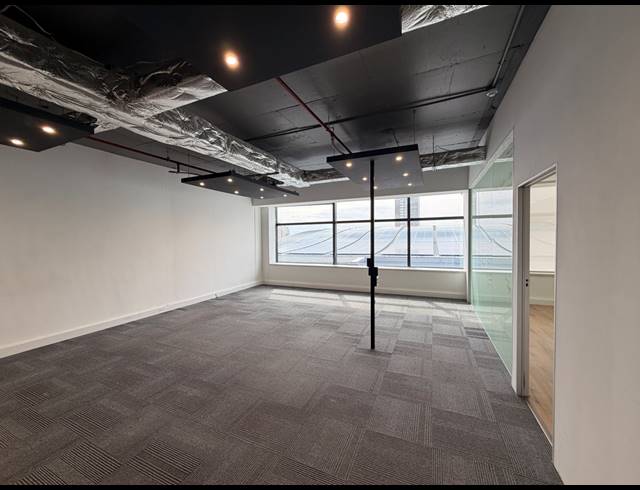148M² OFFICE TO LET IN SEA POINT